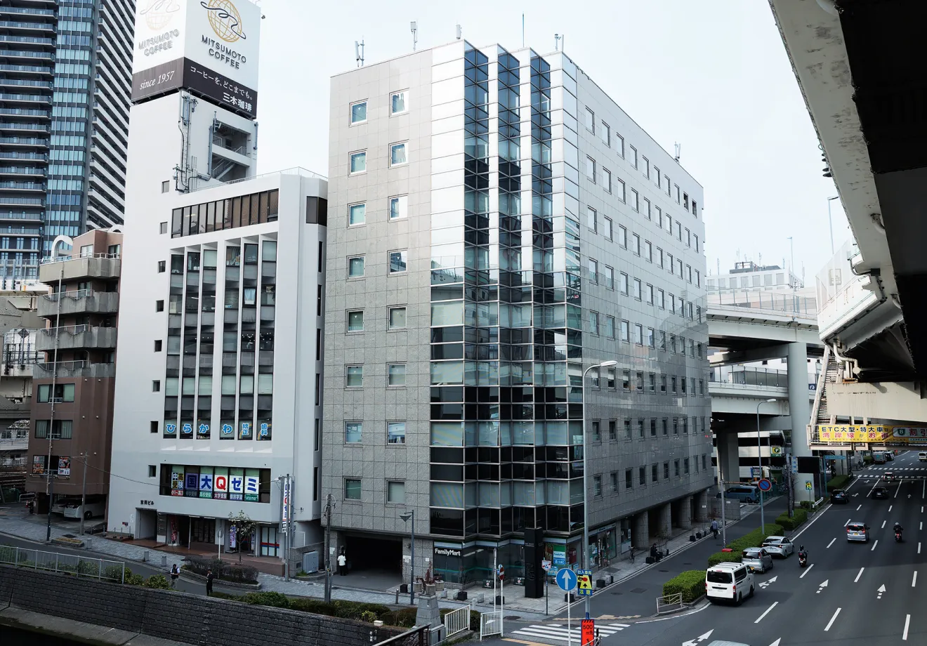 横浜容器工業 本社外観